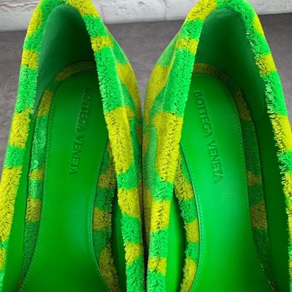 Rare Bottega Veneta Resort ‘22 Carpet Wavy Triangle Point Pumps NIB 39 - Picture 7 of 11